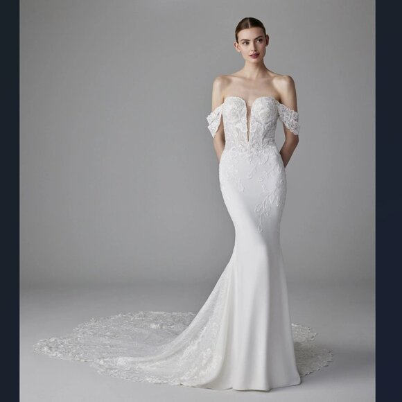 Pronovias Wedding Dress Size 4 - Picture 2 of 11